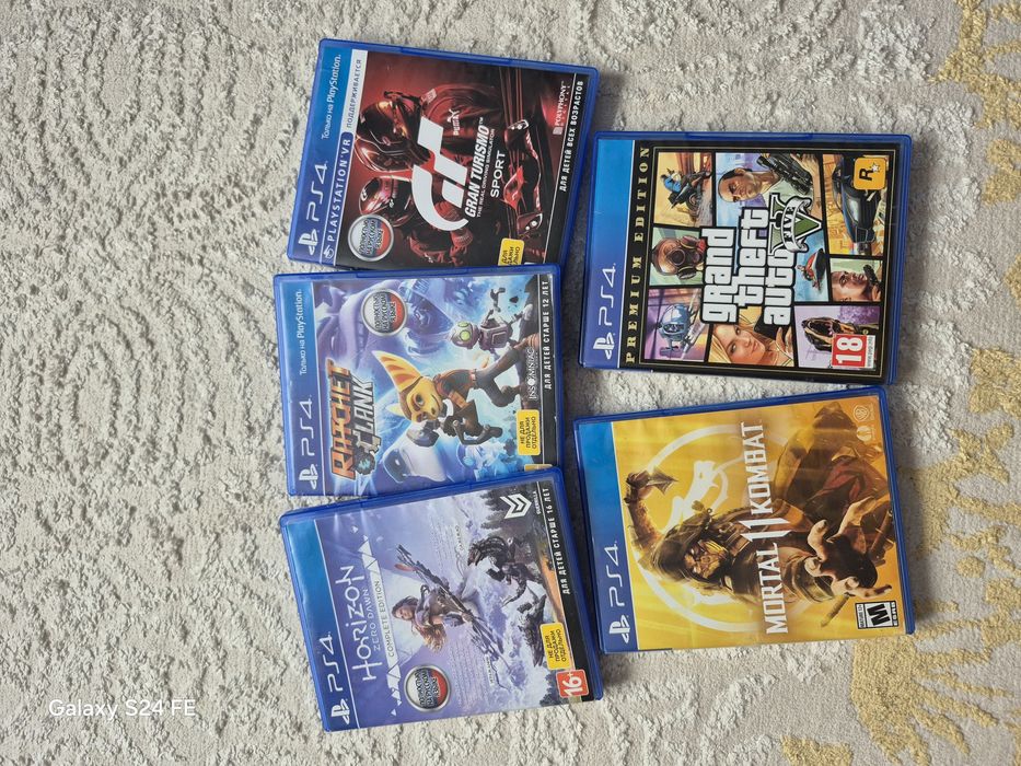 Продам PS4 slim на 1TB.