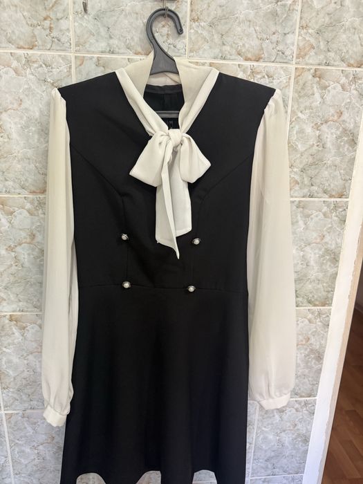 Продам классическое платье