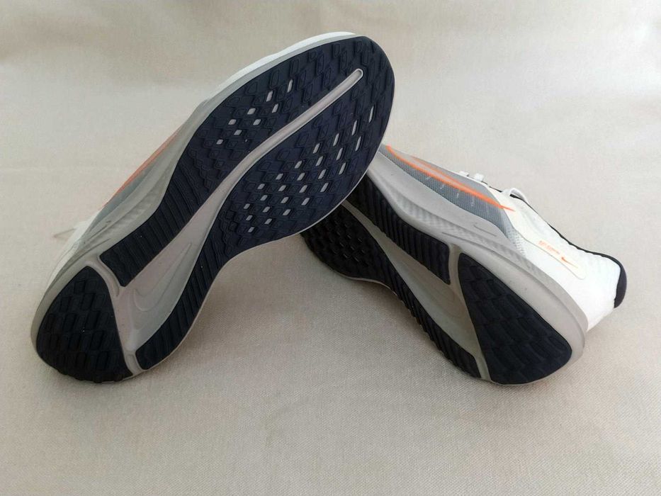 Маратонки Nike Quest 5