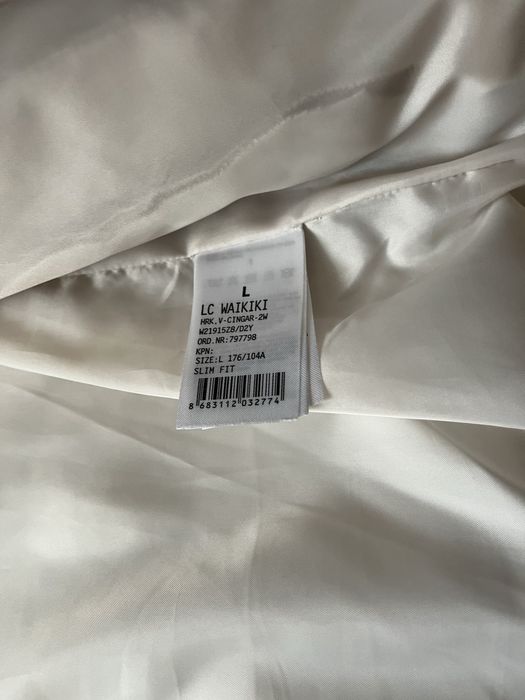 Пролетно яке бежов цвят