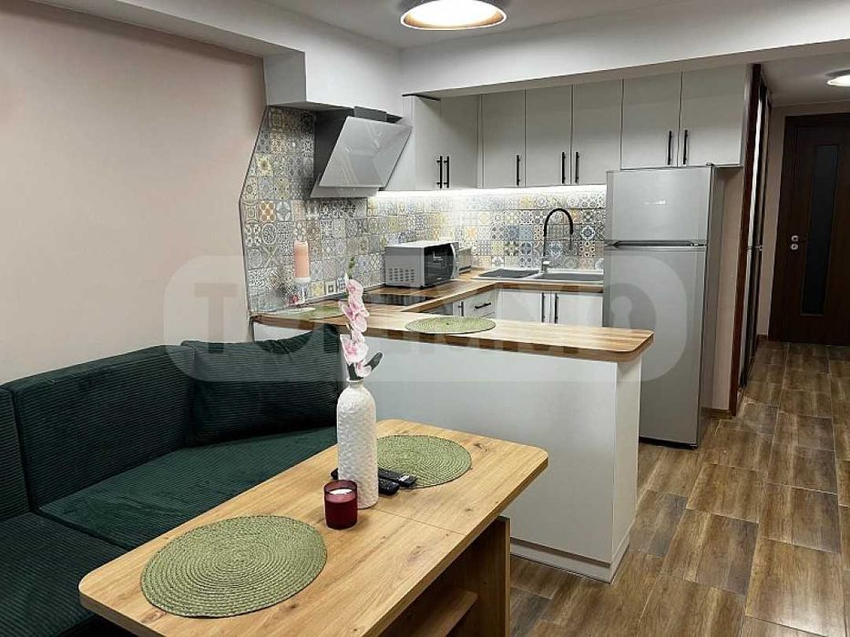 Двустаен апартамент под наем в района на Окръжна болница