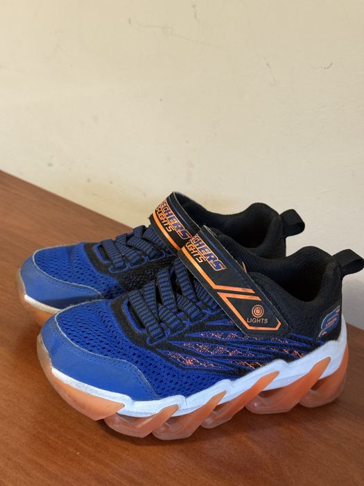 Skechers светящийся горят 28 размер