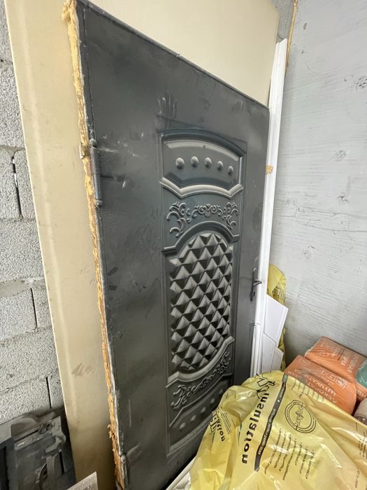 Входной дверь левый