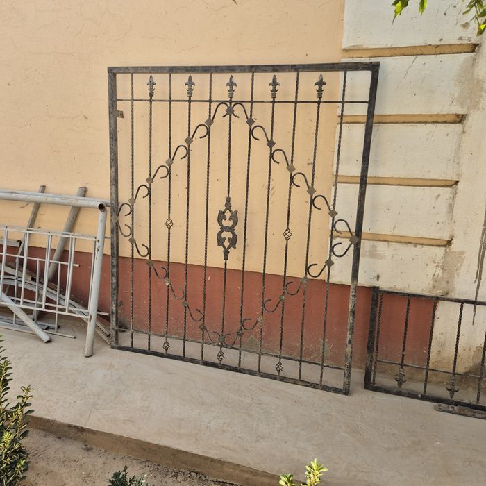 Решётки металлические 2 штуки 500 тысяч сум