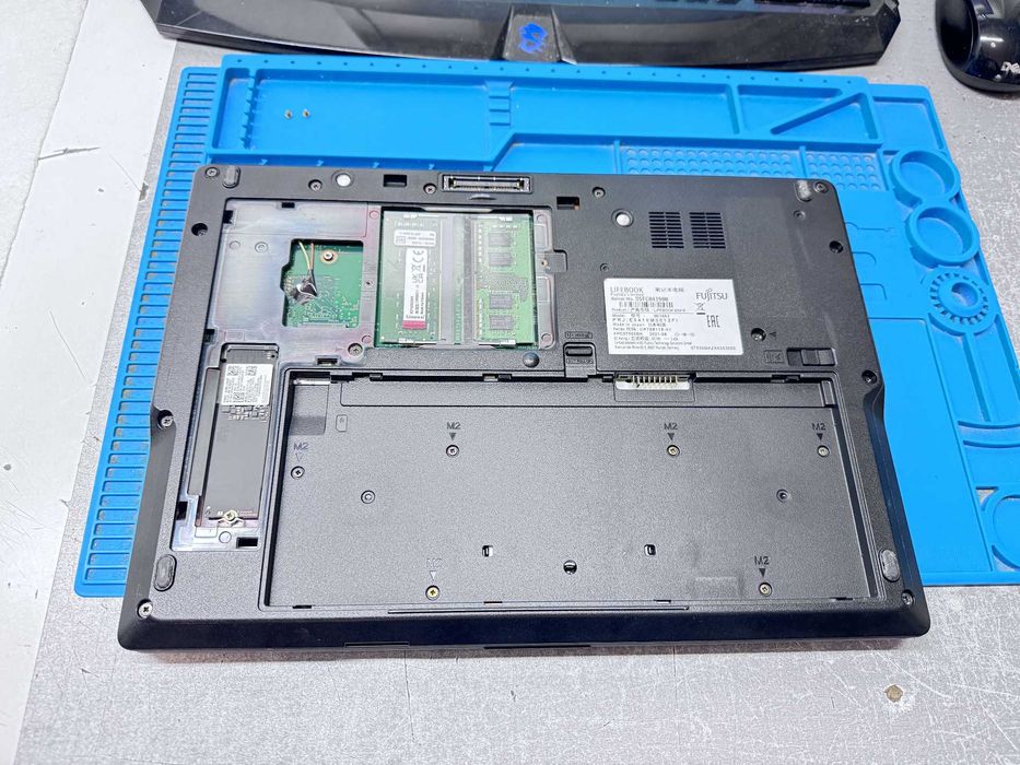 Реновиран лаптоп Fujitsu LIFEBOOK E5410 i3-10110U 16GB 260GB NVMe с гаранция