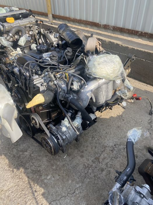 Двигатель  MITSUBISHI 4G63