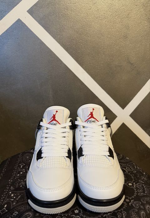 Air Jordan 4 Retro White Cement