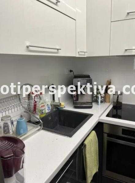 Продава се Тристаен апартамент в Пловдив, Христо Смирненски - 64 кв.м за 1922 €/кв.м - Снимка #3