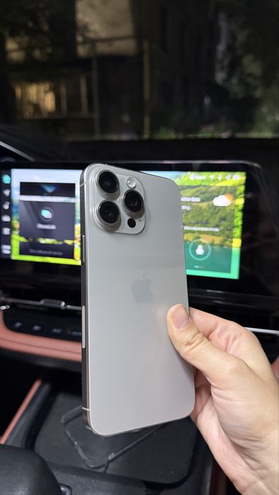iPhone 15pro max 256mb