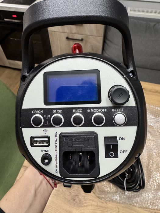 Студийна светкавица Godox SK400 II-V