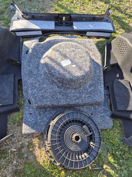 Кори,тапицерия багажник мерцедес w211 седан