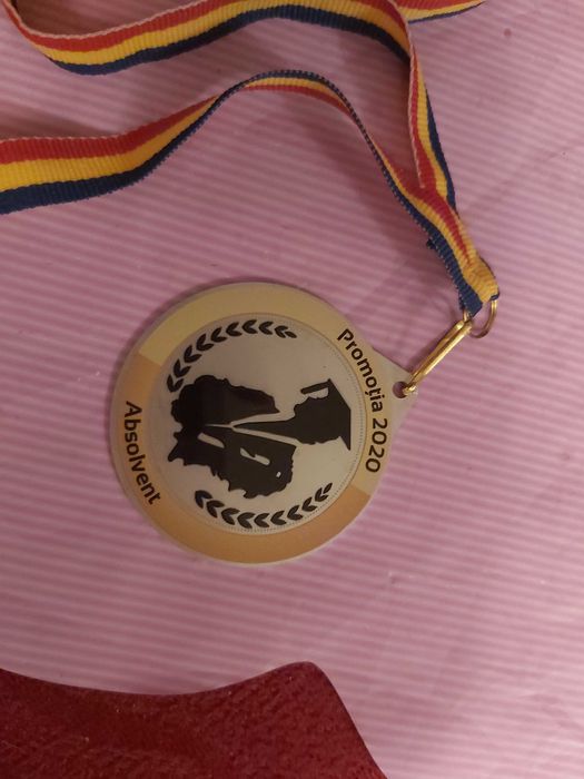 Medalie oficială a Universității „Titu Maiorescu” din București (UTM)