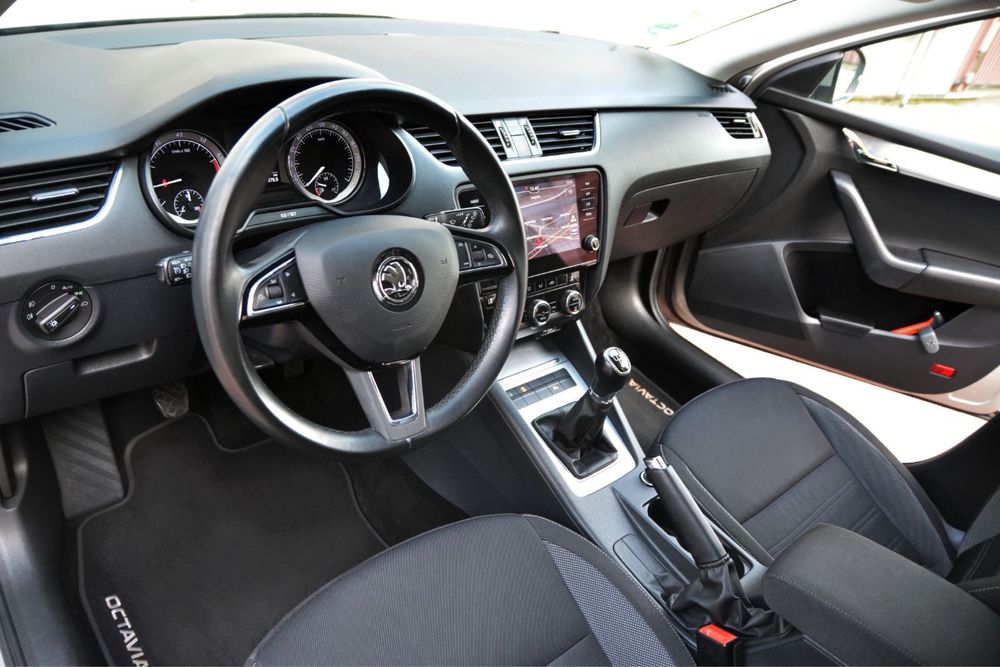 Vând skoda octavia 3 facelift 2019