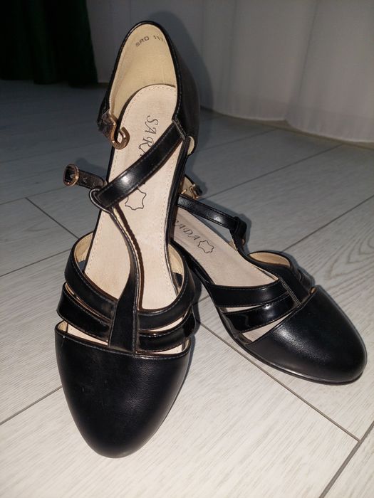 Sandale cu toc Negre NOI