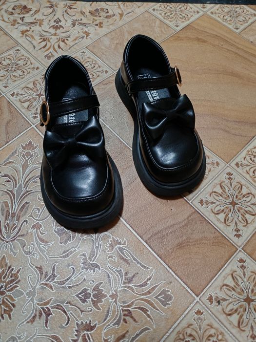 Продам туфли на девочку