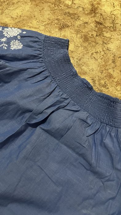 Продам платье динсовое