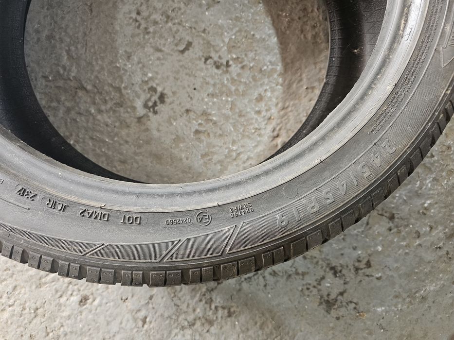 1x 245 45 19 m+s dunlop