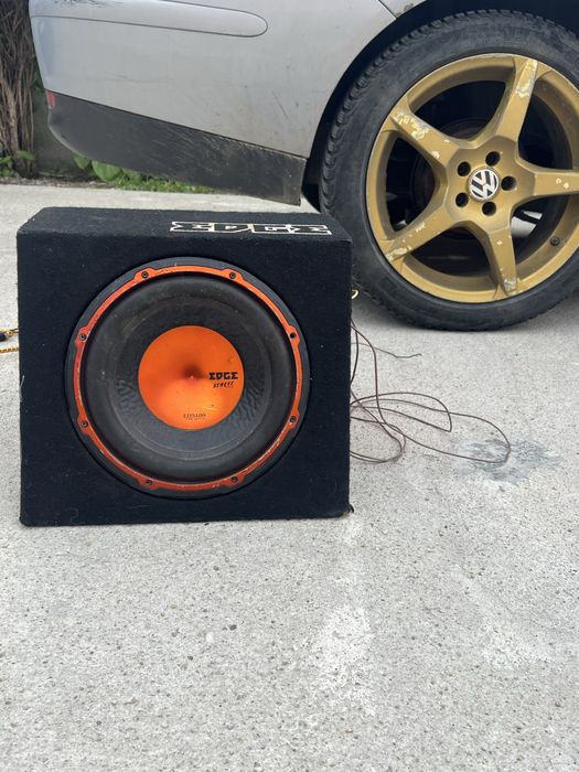 Subwoofer cu statie incorporata