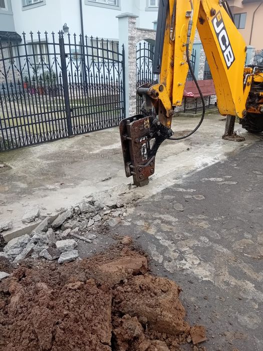 De închiriat excavator de 9 tone  buldo cu picon