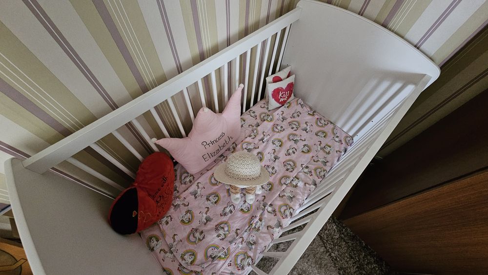 Дървена кошара за бебе