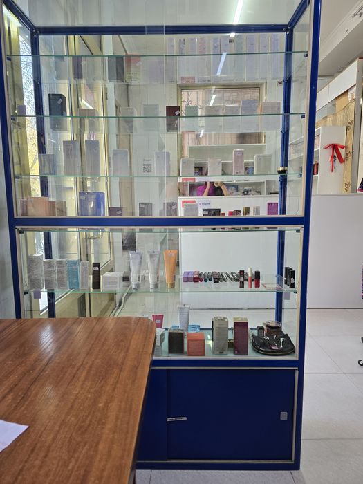 Продам торговую витрину