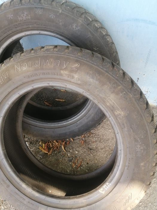 Продам шины 205/60R16R13