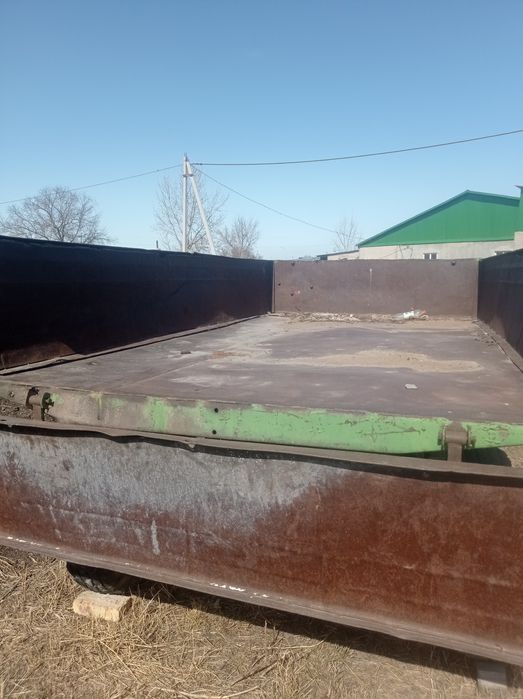 Продам тракторный прицеп ПТС 4 с документами