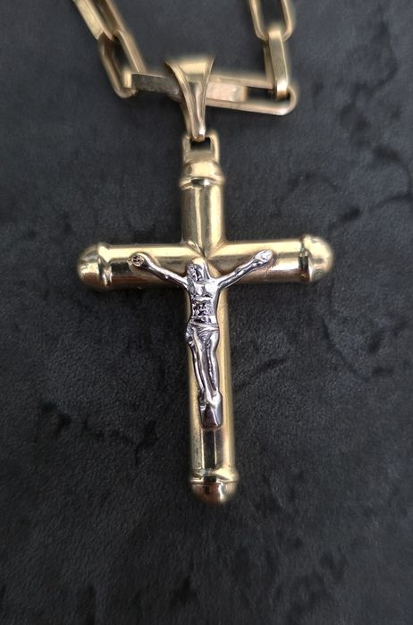 Cruciulita 3.53 gr pret 380ron / gr