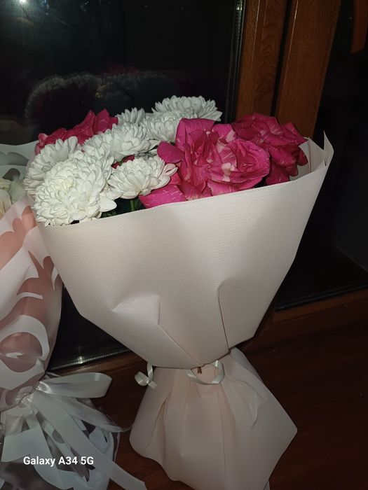 Цветы букетов продаю