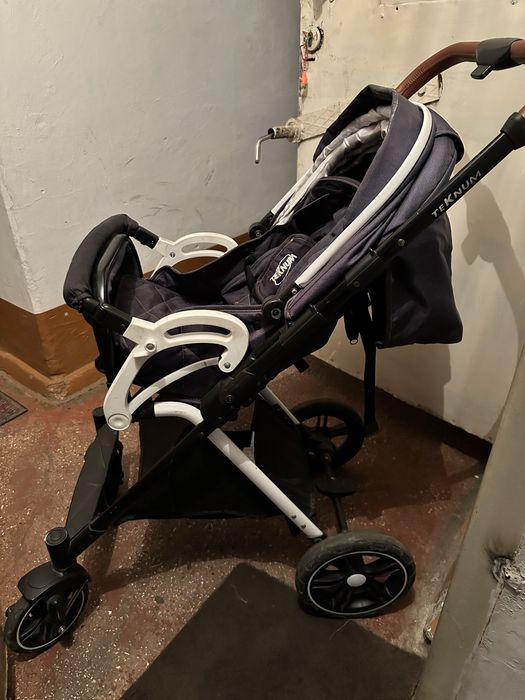 Продам коляску Teknum