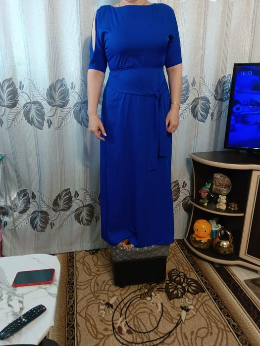 Продам платье новое