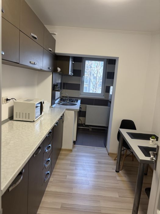 Închiriez apartament 2 camere