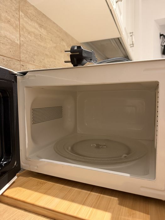 Cuptor microunde Beko fara grill