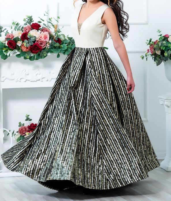 Платье в пол со шлейфом