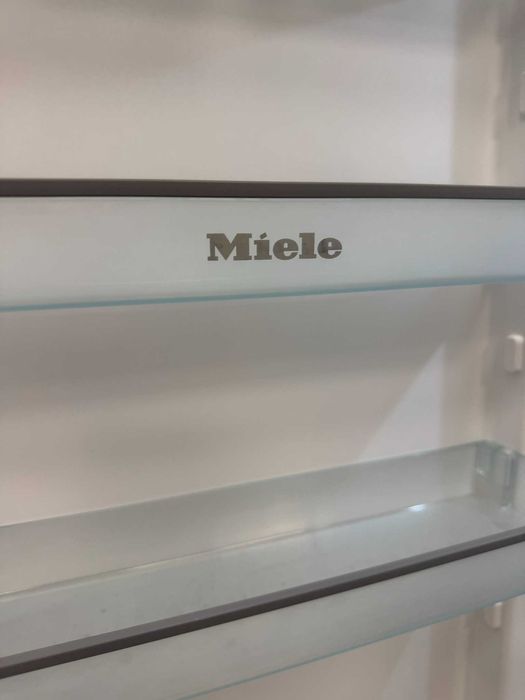 Хладилник с фризер MIELE KFN 29133 D edt/cs