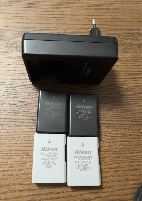 Nikon D3500 cu doua obiective