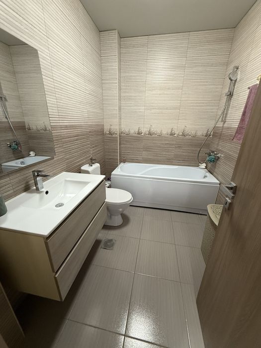 Vand apartament 2 camere + loc de parcare in Cartier Steaua de Mare 2