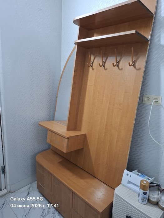 Продаётся Прихожая