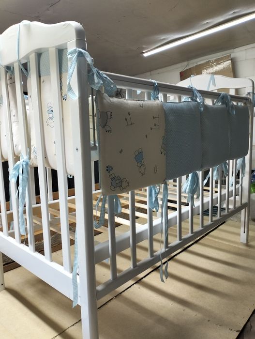 Детская кроватка.