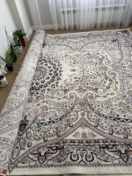 продам ковер в отличном идеальном состоянии