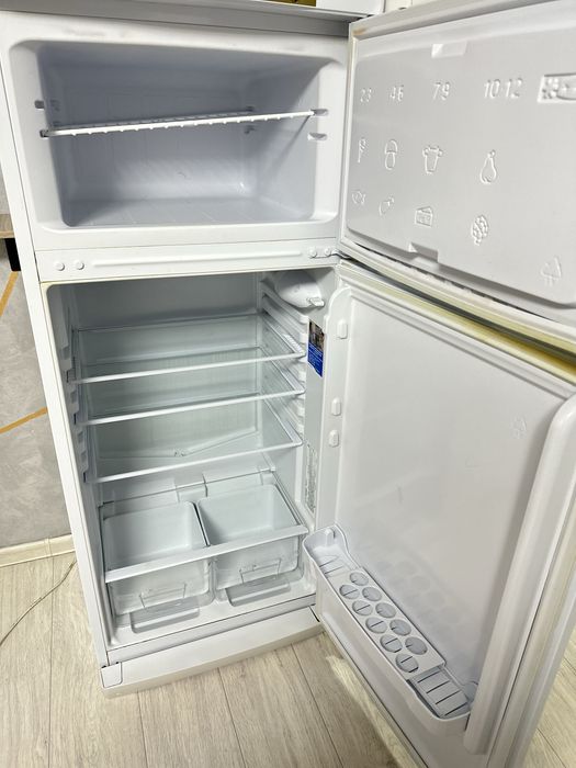 Хололильник Индезит