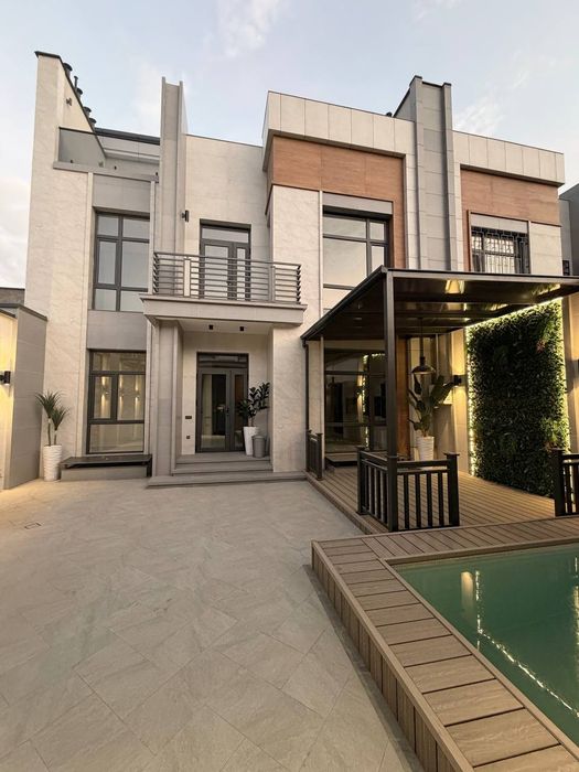 Продам евро дом Циалковском 2 сотки 4 уровня 6 комнат 460м2