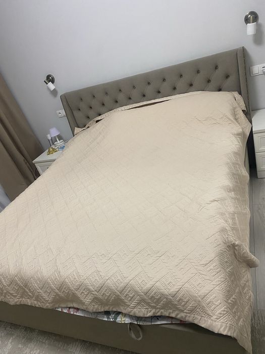 Продам двуспальную кровать