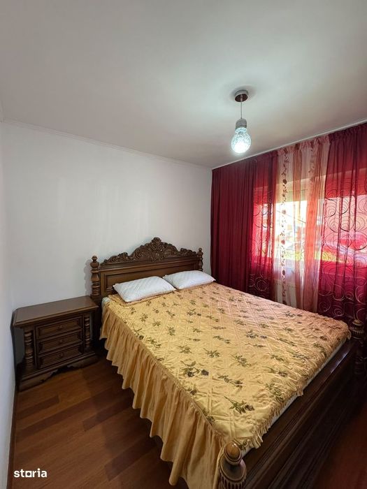De inchiriat apartament 3 camere decomandat,zona Piata Mare 270€/luna
