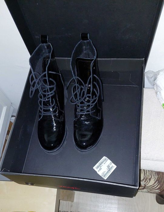 ghete piele naturala lacuita 38 Image