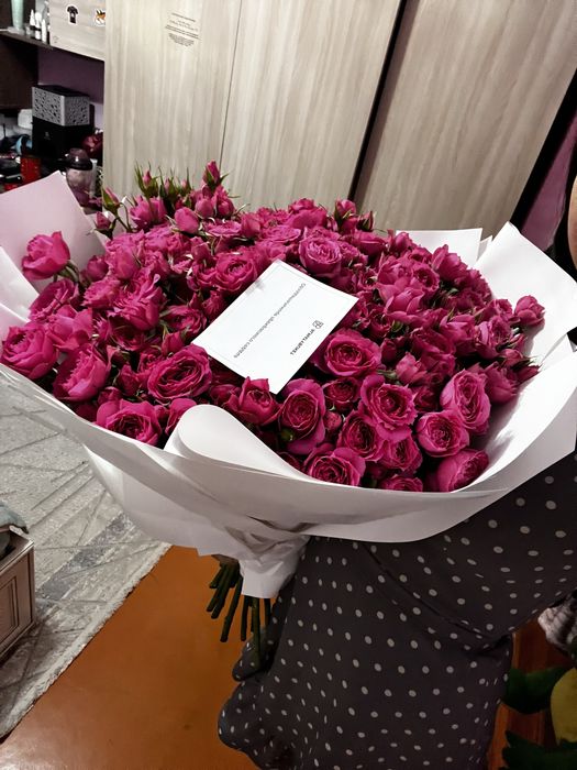 Цветы и шары свежие