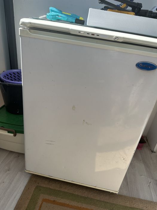 Продам морозильник