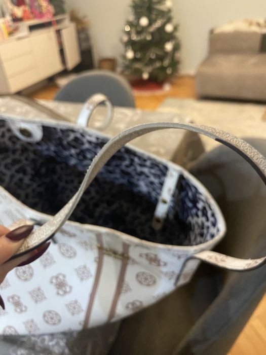 Бяла Чанта Guess