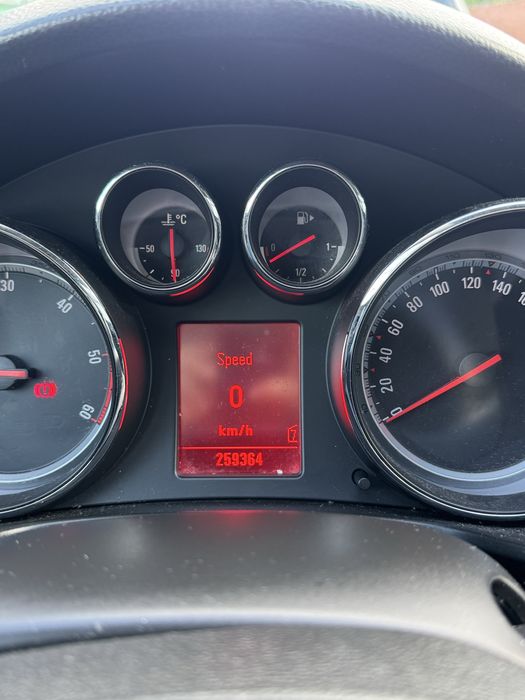 De vanzare Opel insignia  2010