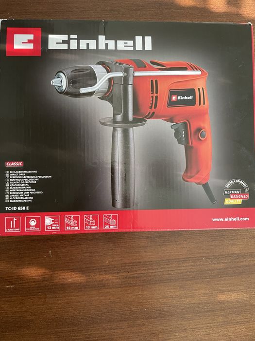 ЧИСТО НОВА Комплект ударна бормашина einhell